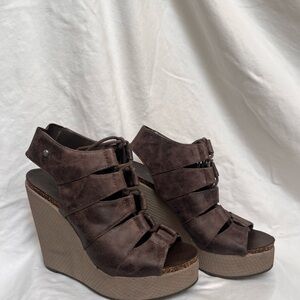 Simply Vera Platform Grey Brow Lace Up Wedge.